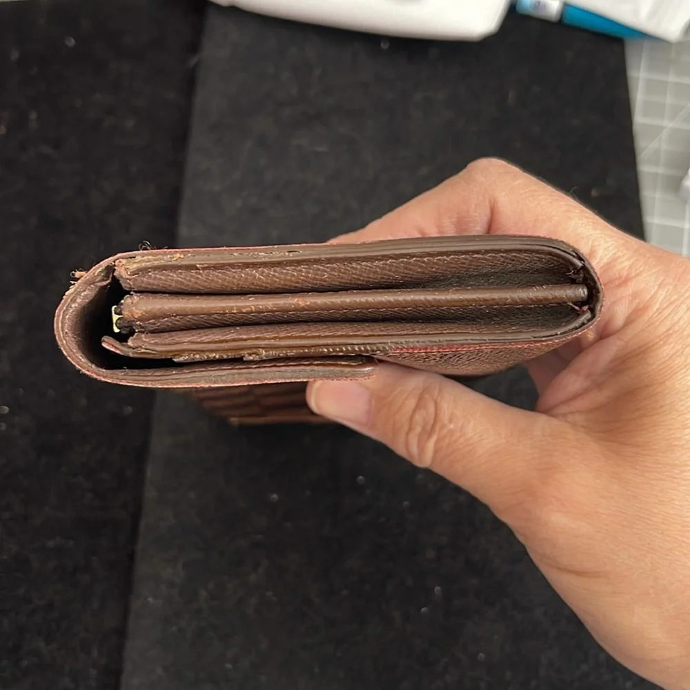 Louis Vuitton Damier Ebene Sarah Women Wallet. MA125 - Picture 7 of 13